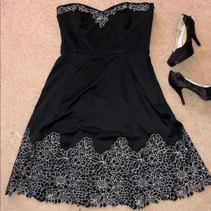 Black Sweetheart with beautiful white stitching